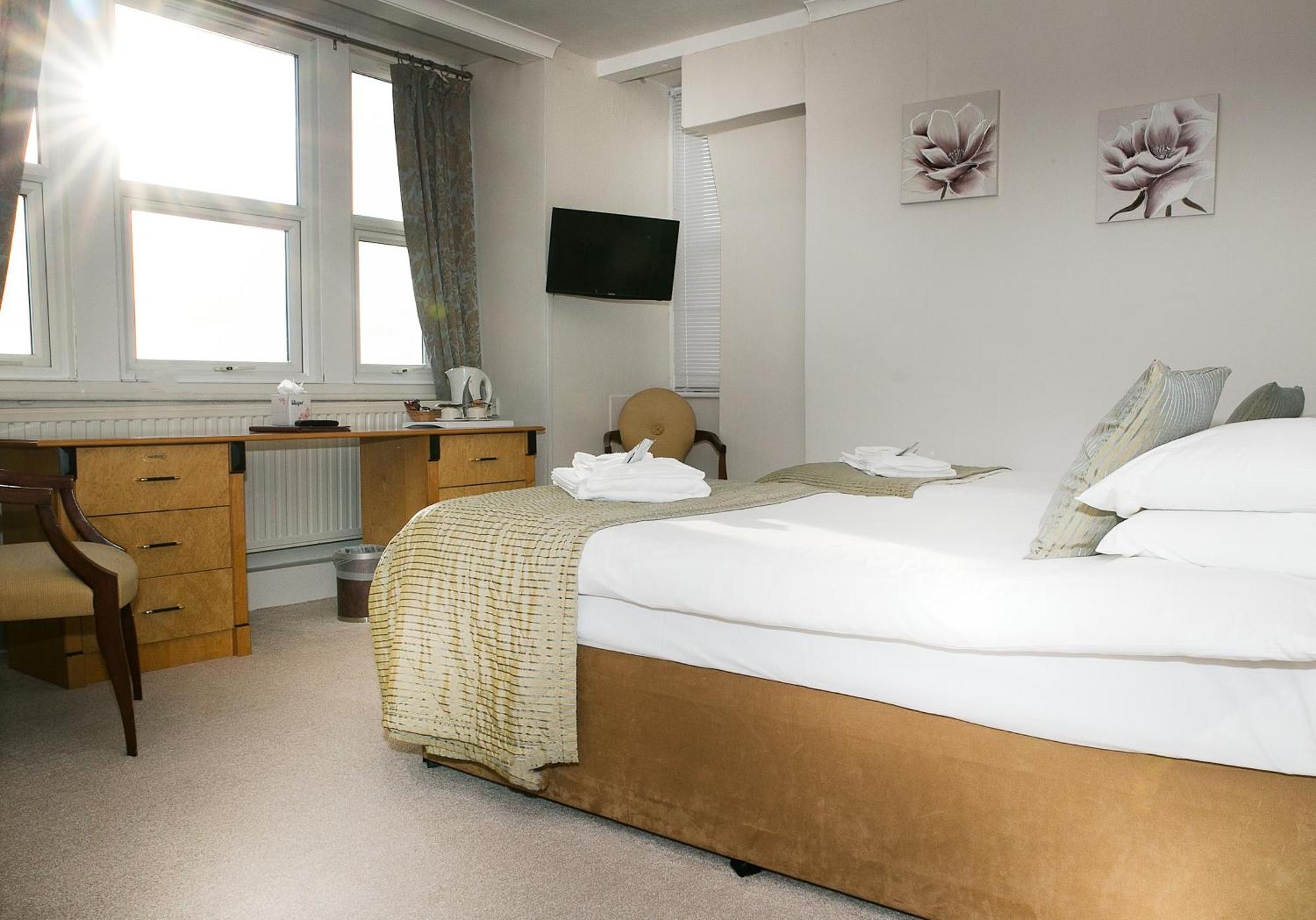 The Cumberland Hotel 3*
