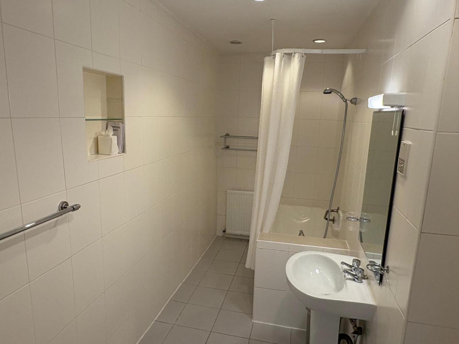 The Cumberland Hotel 3*