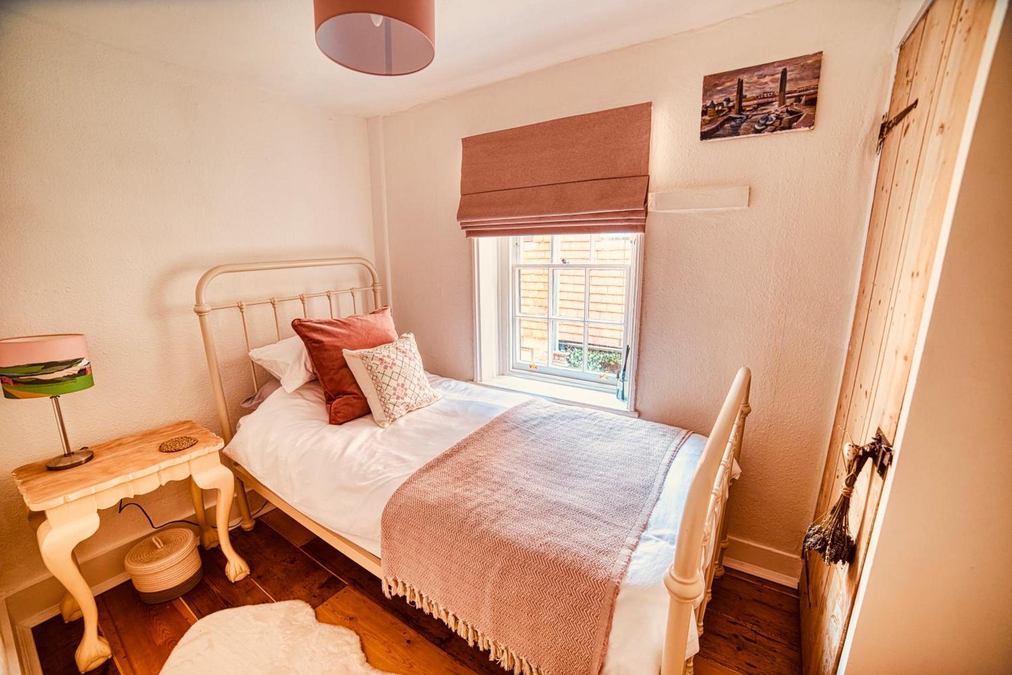 Holiday home Charming Cottage 5 Min To Beach, Theatres & The South Downs Eastbourne