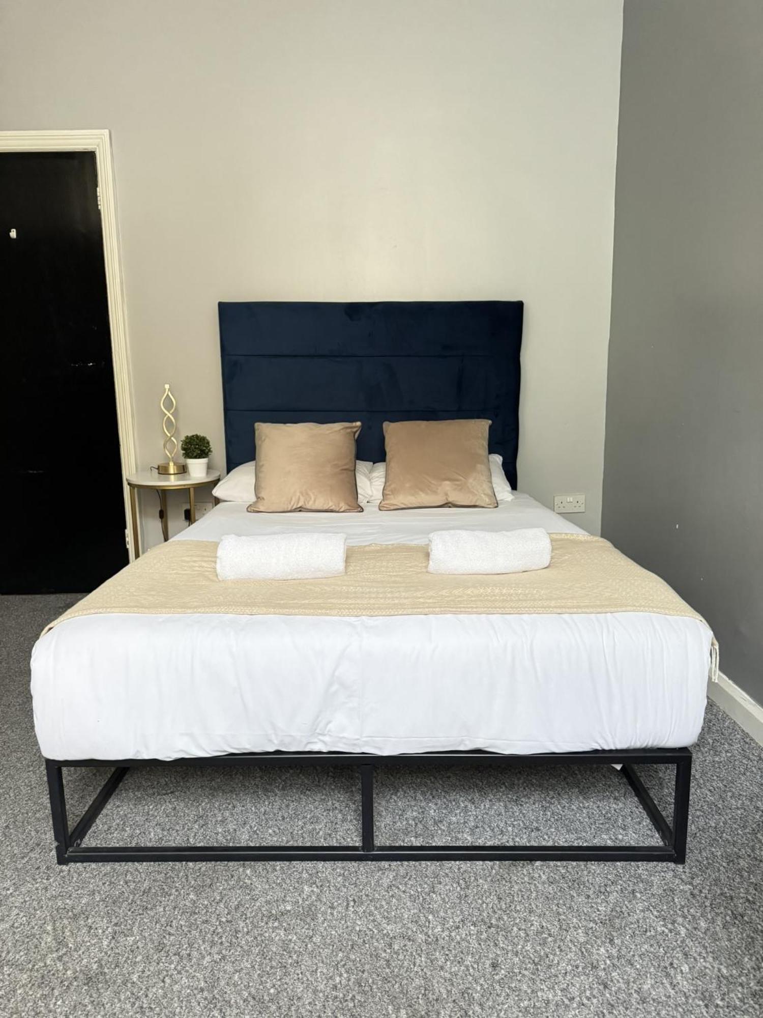 Hotel Marine Parade *