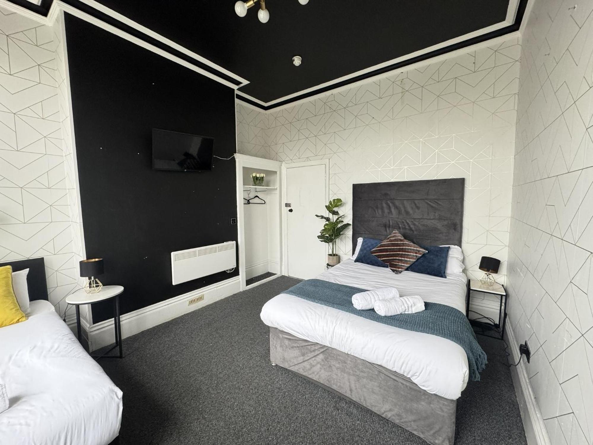 Marine Parade Hotel *