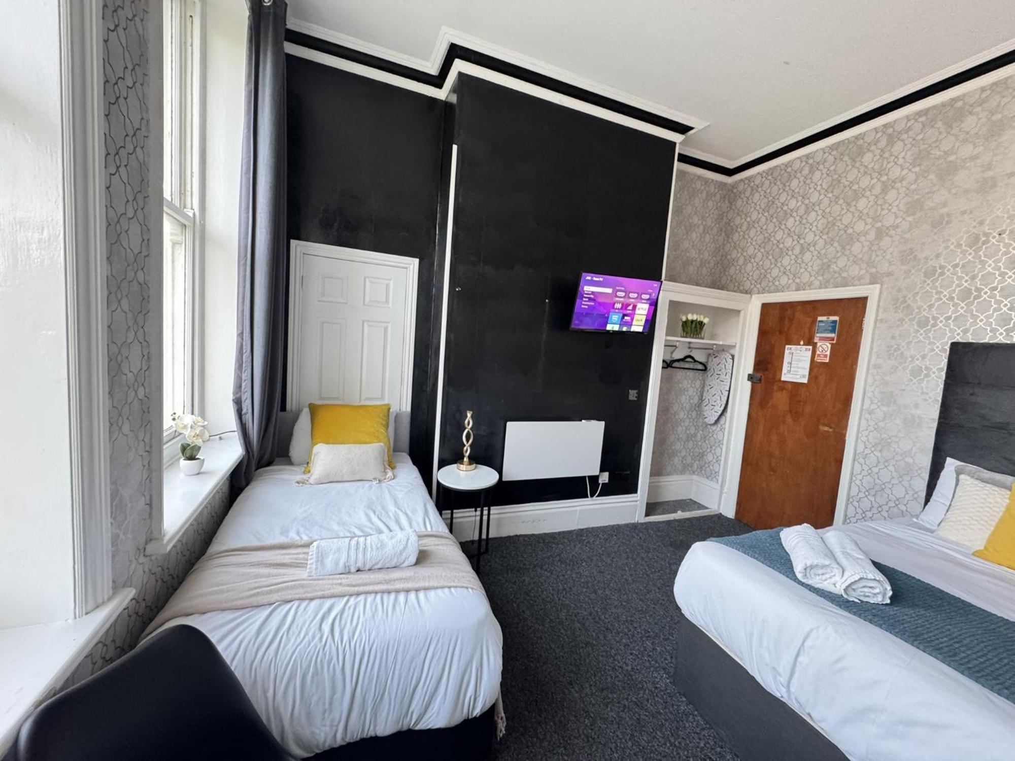 Hotel Marine Parade