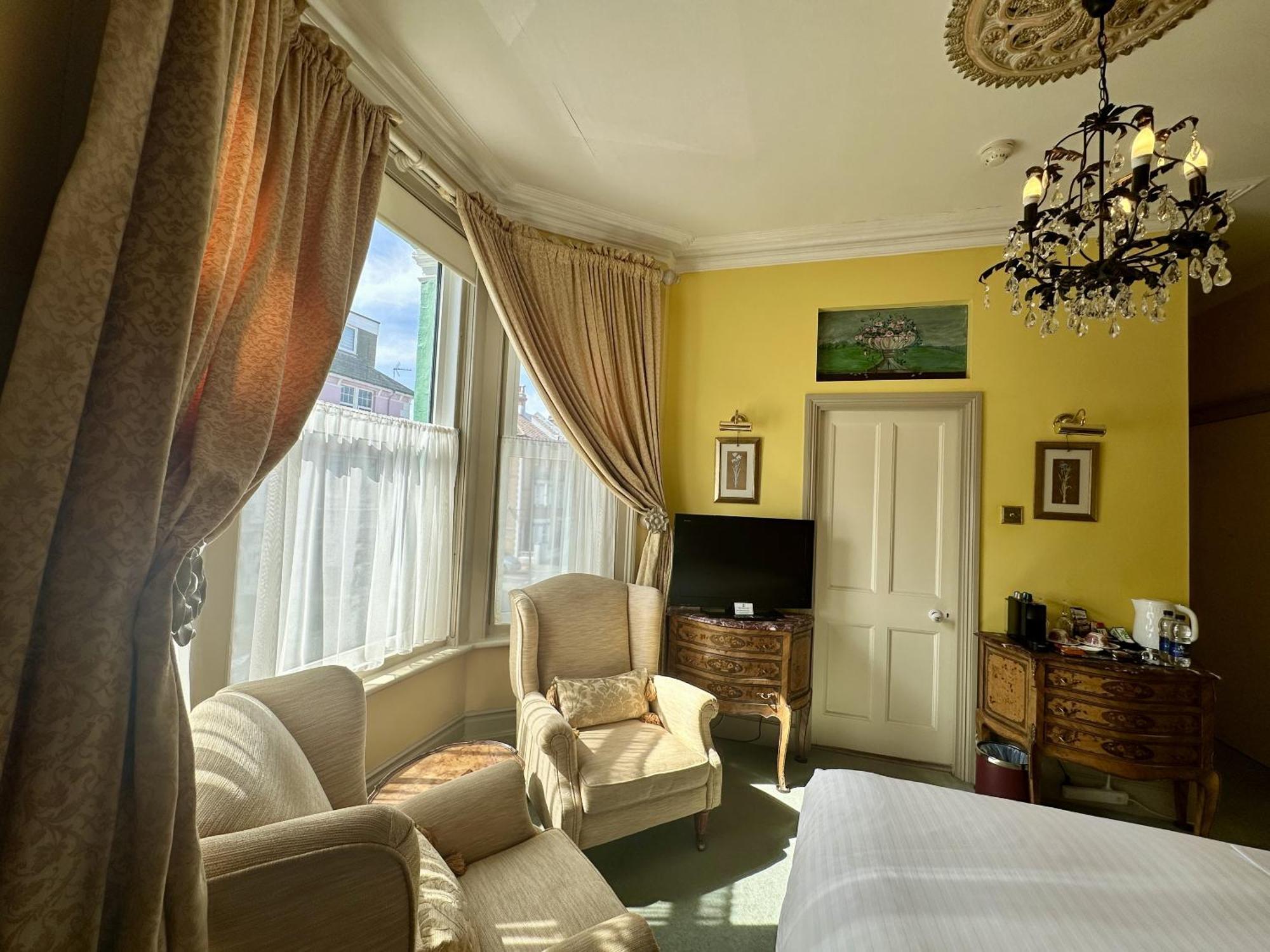 & Victoria Guest house