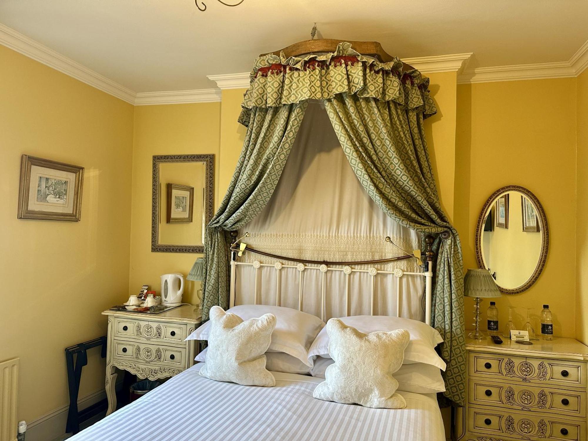 & Victoria Guest house