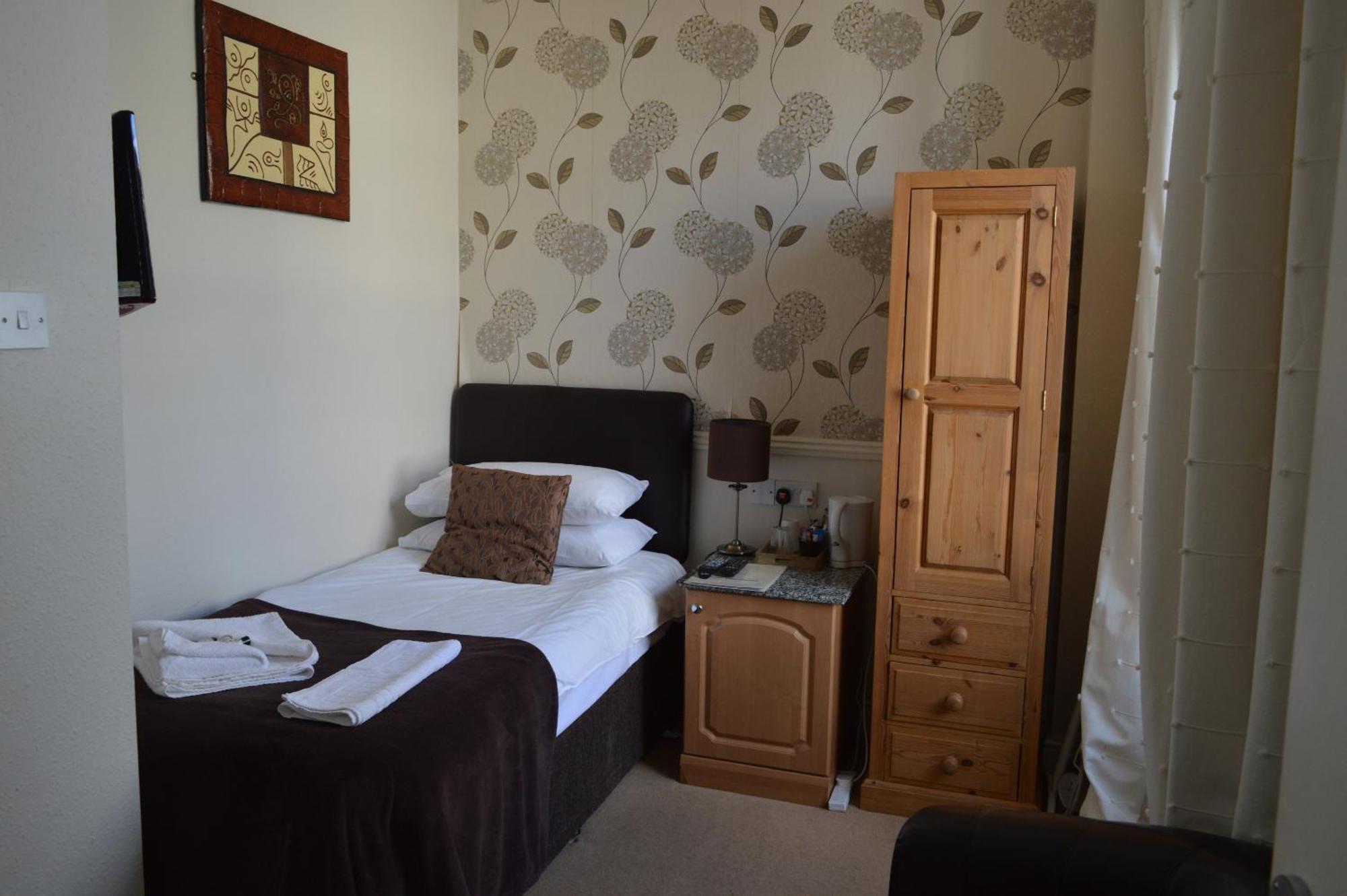 Bed & Breakfast The Sheldon - Free Private Parking Eastbourne