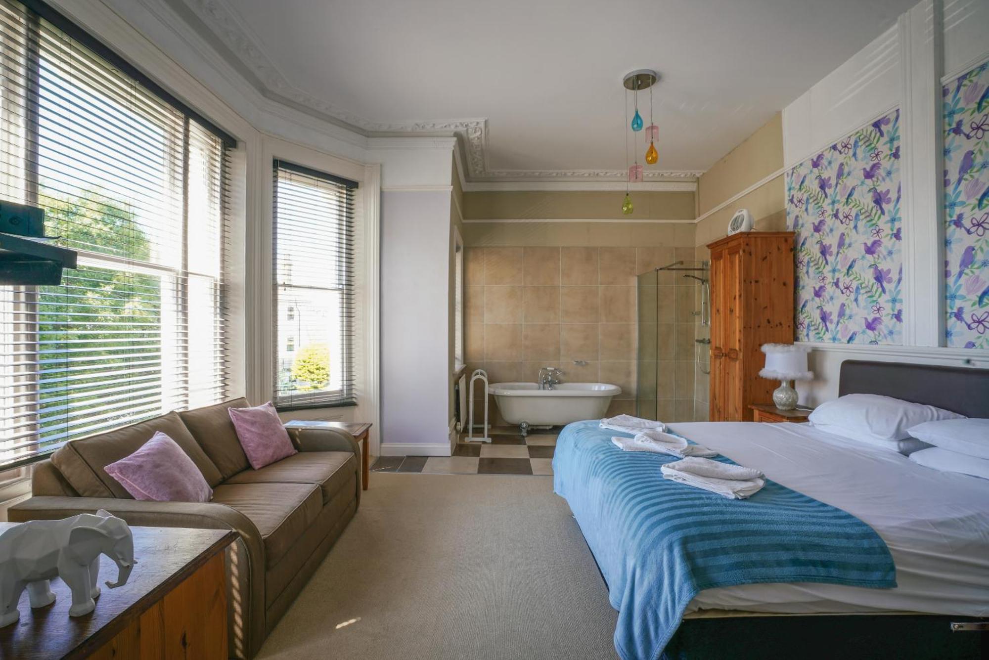 Bed & Breakfast The Sheldon - Free Private Parking 4*