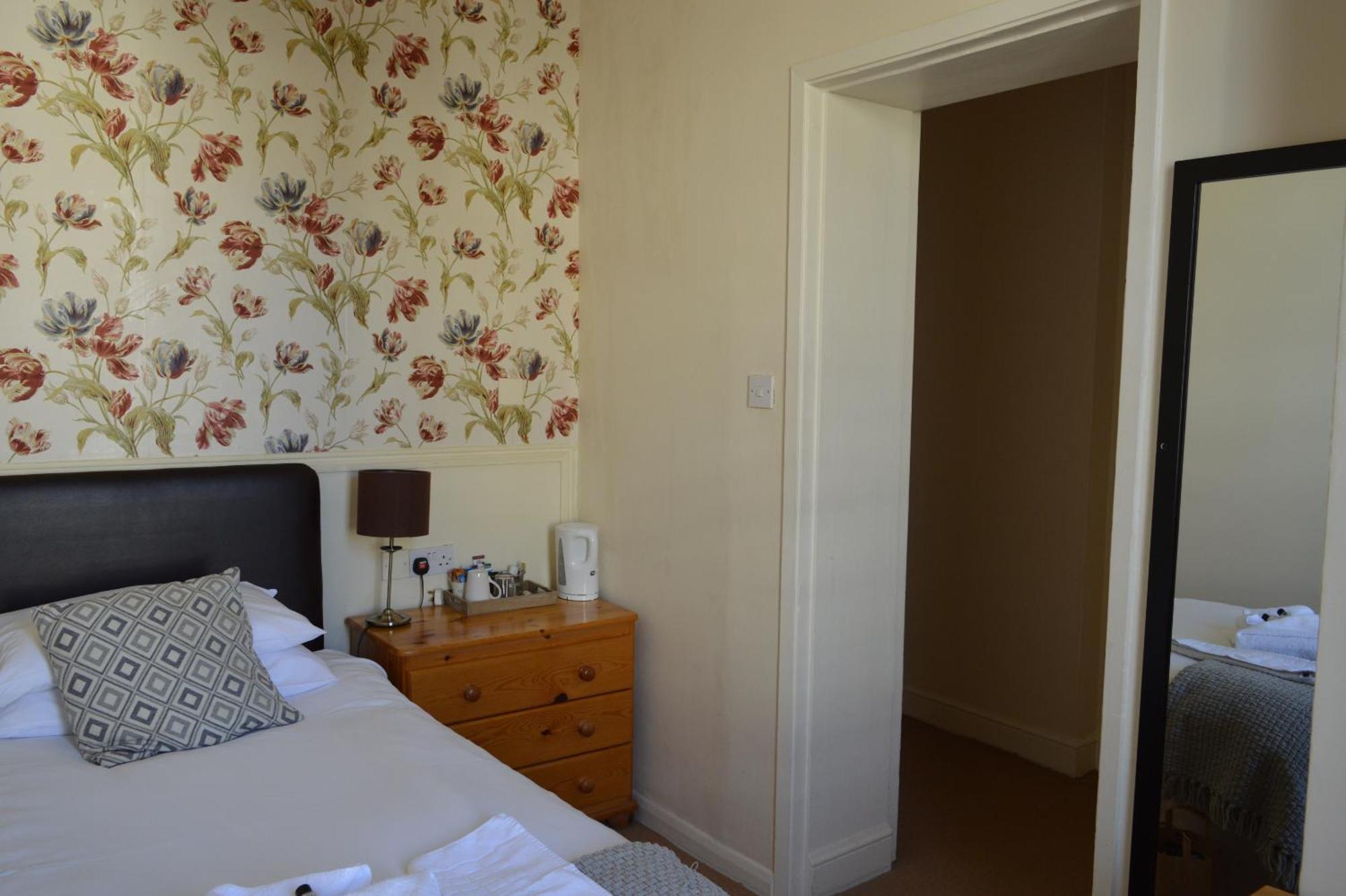 Bed & Breakfast The Sheldon - Free Private Parking 4*