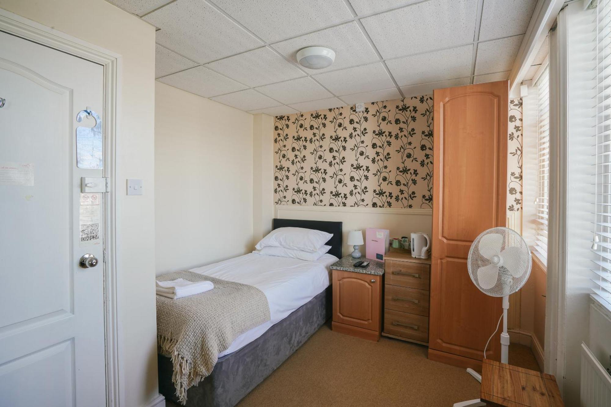 Bed & Breakfast The Sheldon - Free Private Parking 4*
