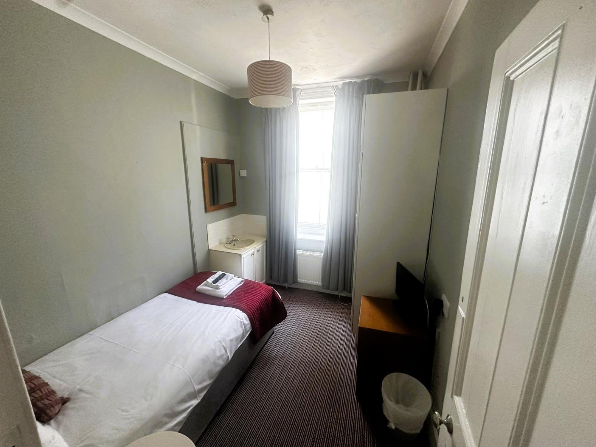 Oyo West Rocks Townhouse 3* Eastbourne