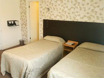 Hotel Savoy Court 2*