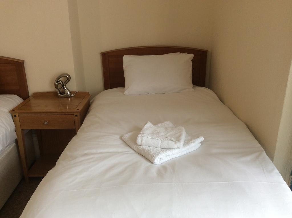 Sterling Hotel 2*