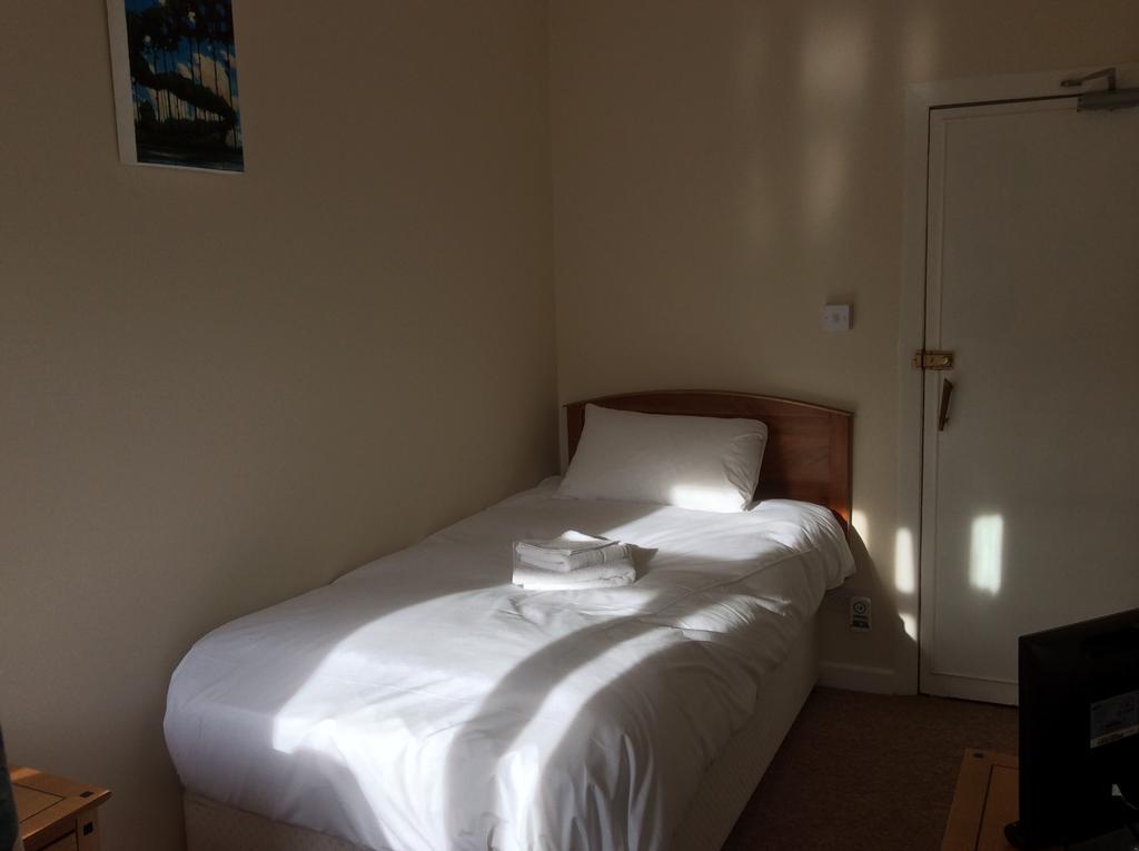 Sterling Hotel 2*