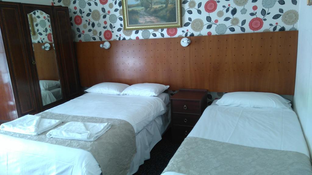 Savoy Court Hotel 2*
