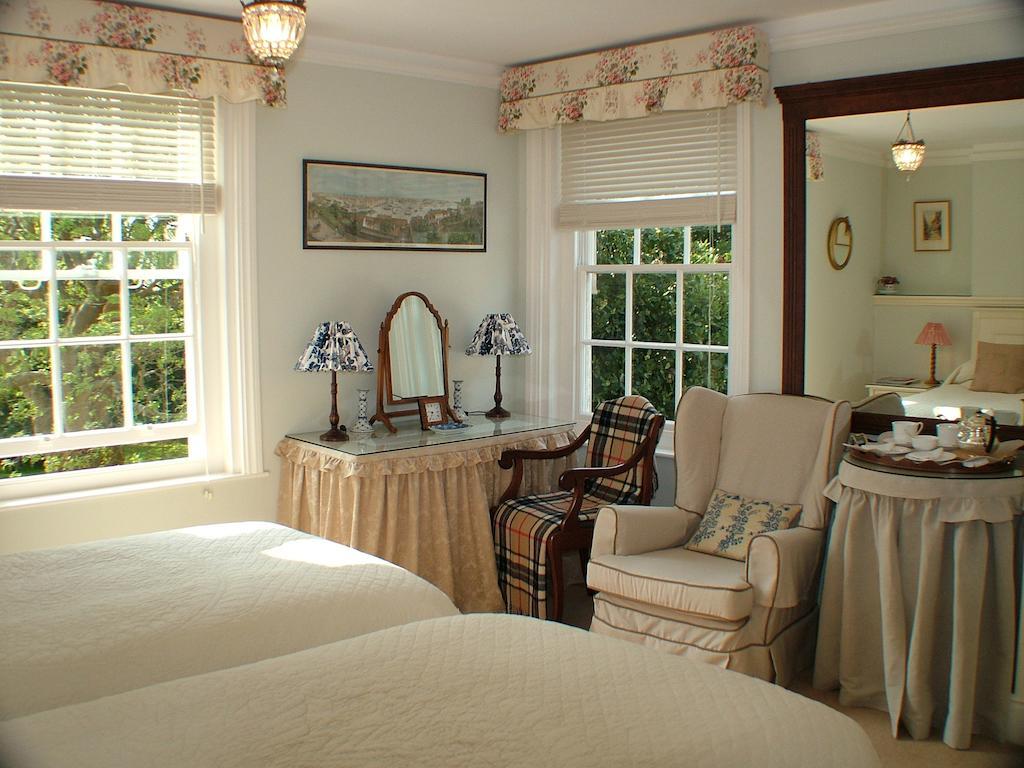 Bed & Breakfast Ocklynge Manor 5*