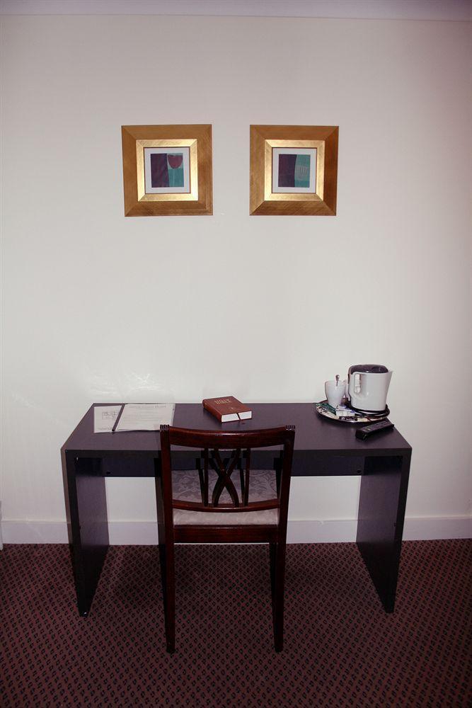 Savoy Court 2*