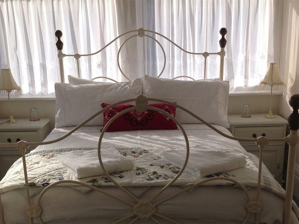 Bassets House Bed & Breakfast 4*