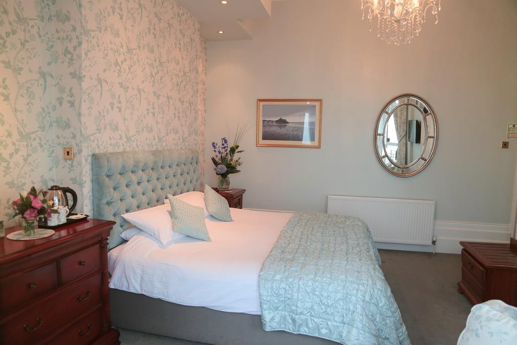 Hotel East