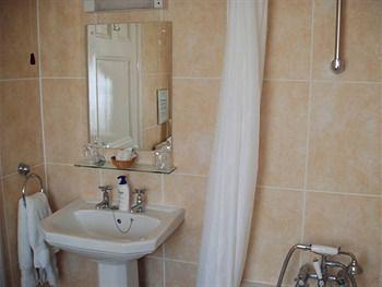 Camelot Hotel