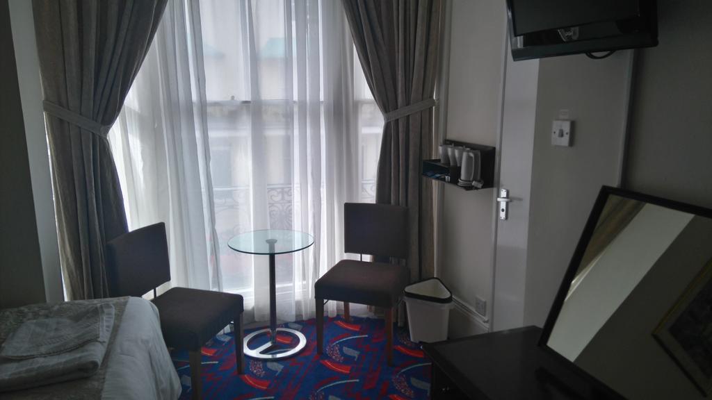 Savoy Court Hotel 2*