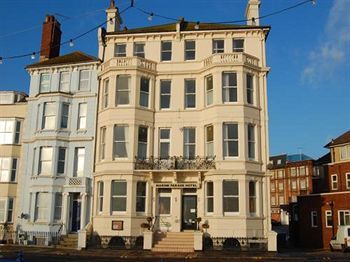 Oyo Marine Parade Hotel, Pier Hotel 2*