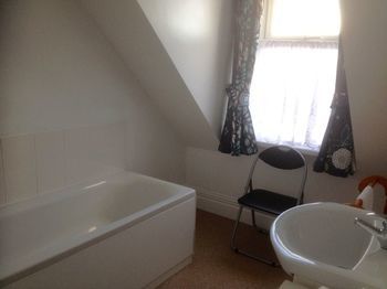 By The Sea Bed & Breakfast Eastbourne
