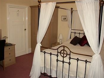 The Manse 3*