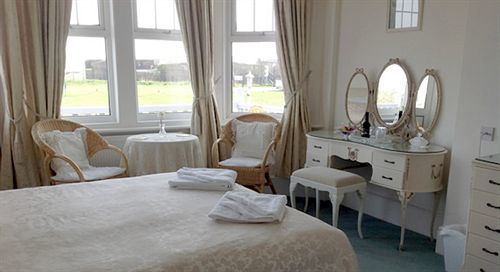Bed & Breakfast Bassets House Eastbourne