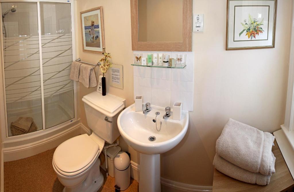 Loriston Apartment *
