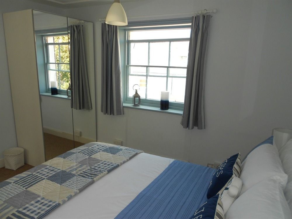 Cromwell House Wisma tamu 4*