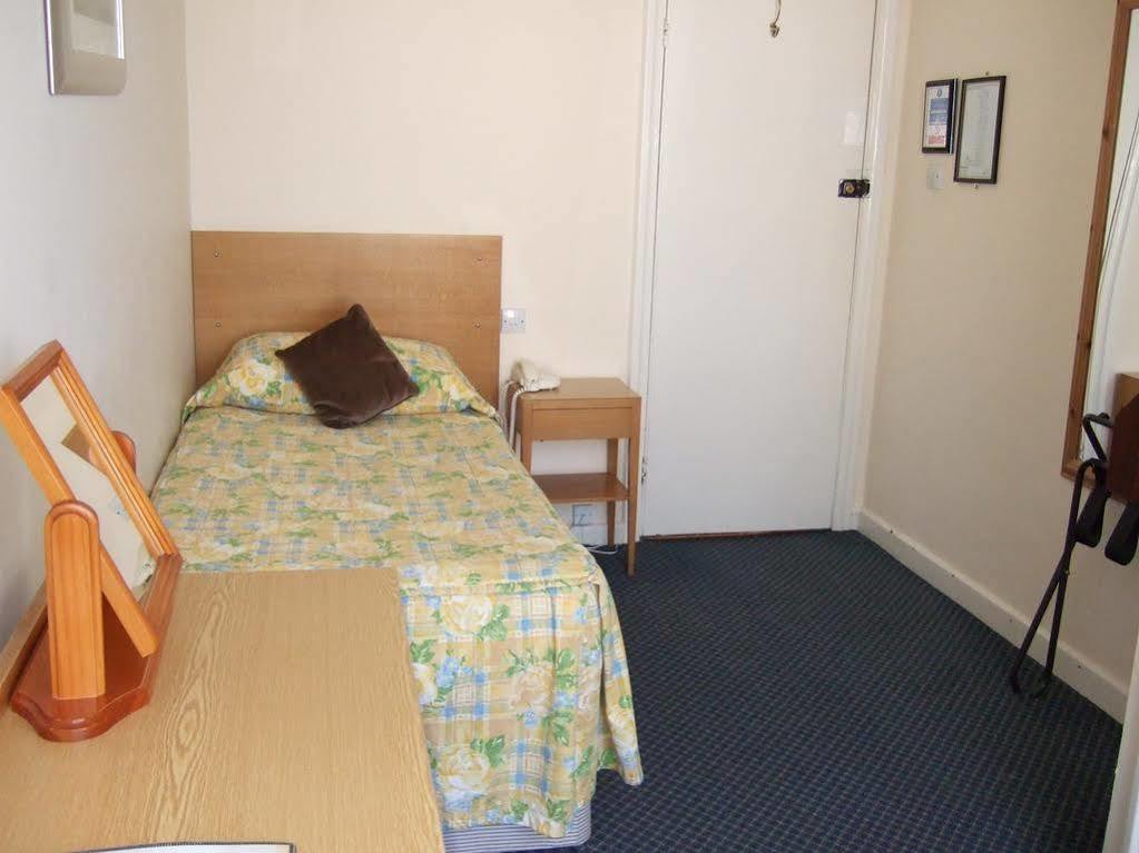Imperial 3* Eastbourne