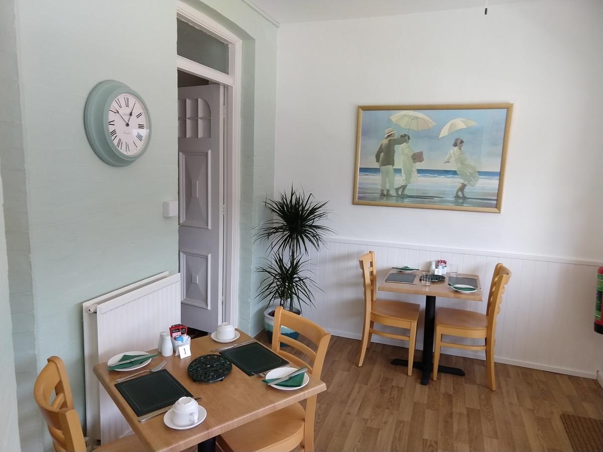 Bed & Breakfast By The Sea Eastbourne