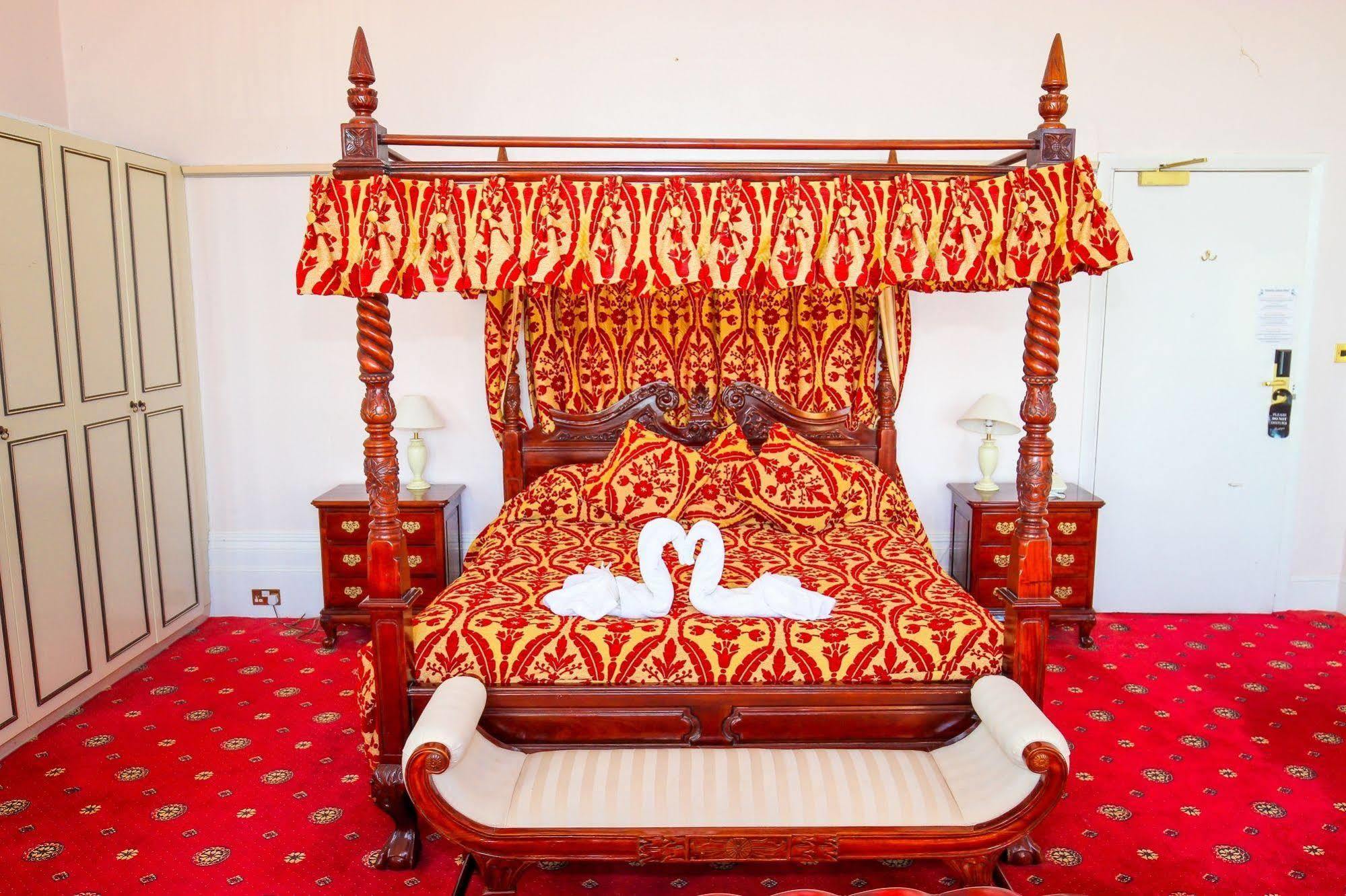 Hotel The Mansion Lions 3*