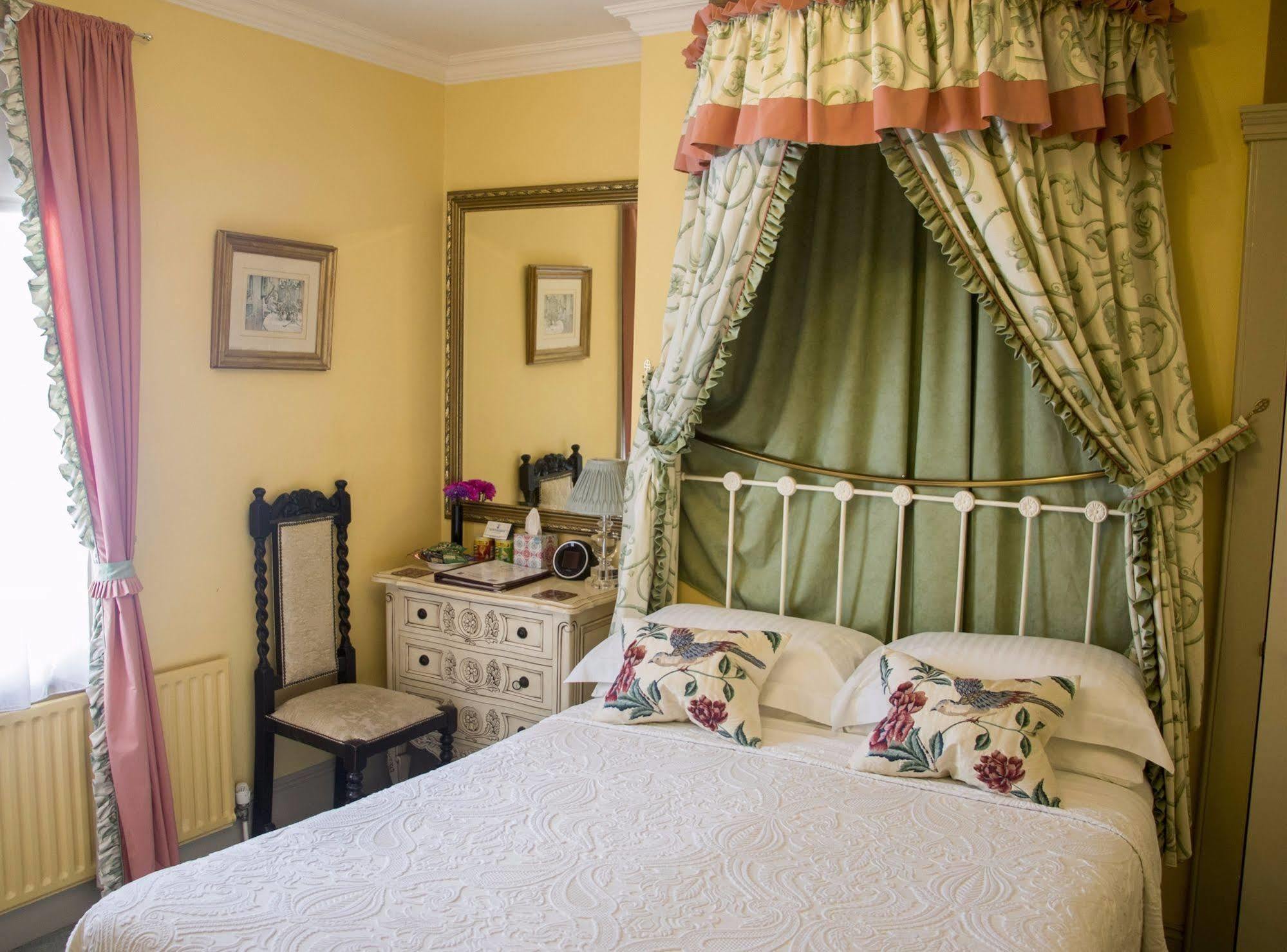 & Victoria 5* Eastbourne