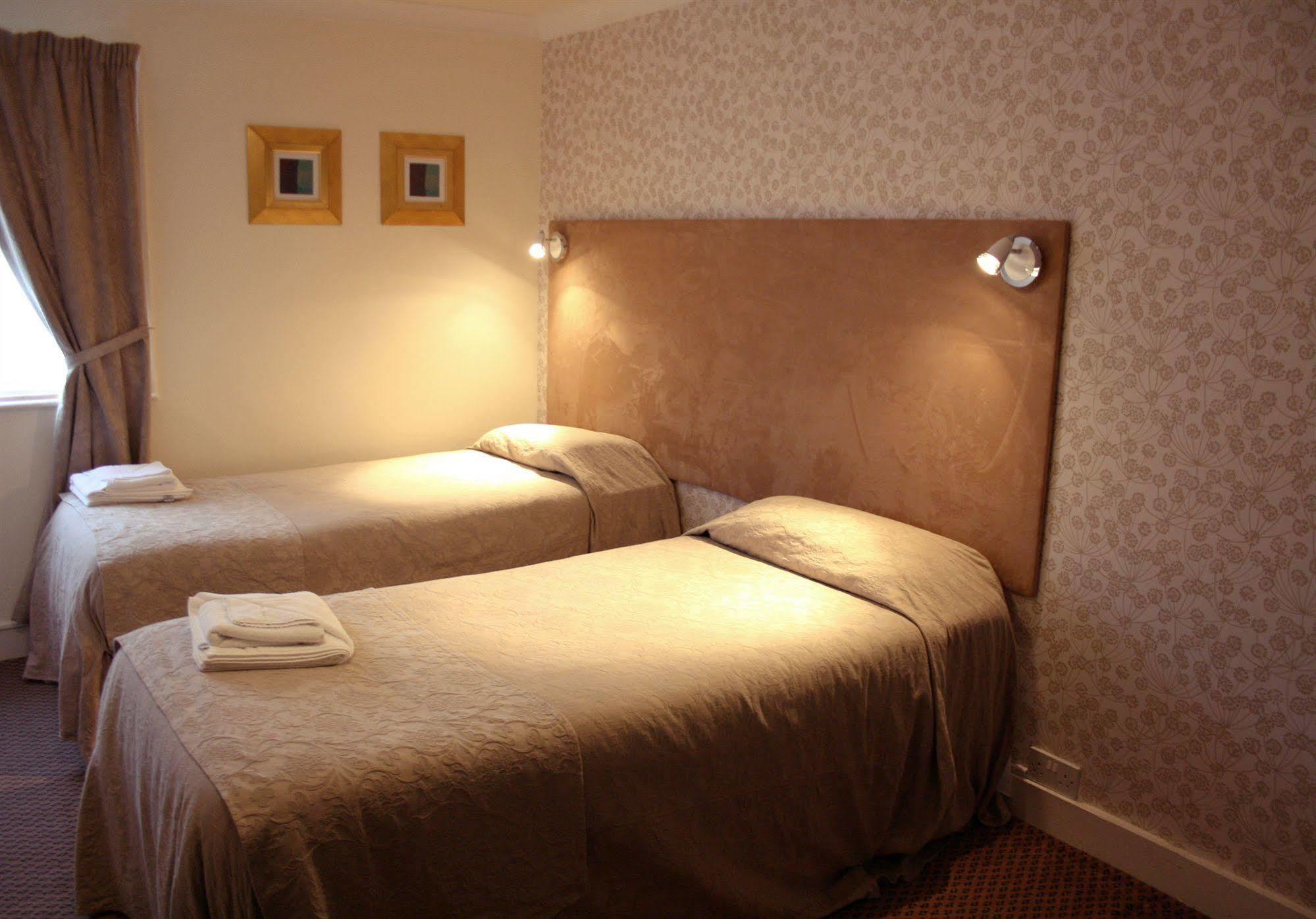 Hotel Savoy Court
