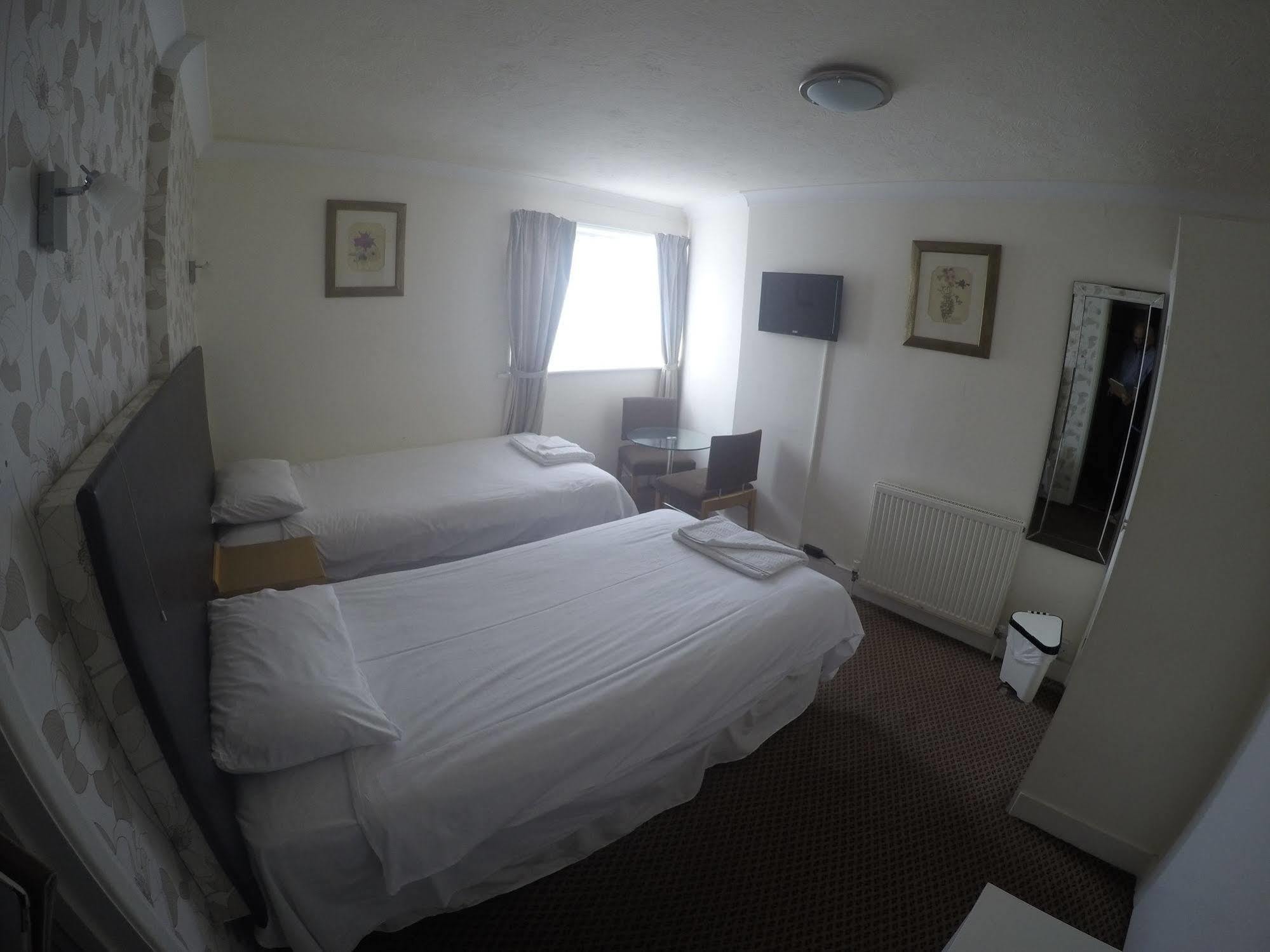 Savoy Court 2*