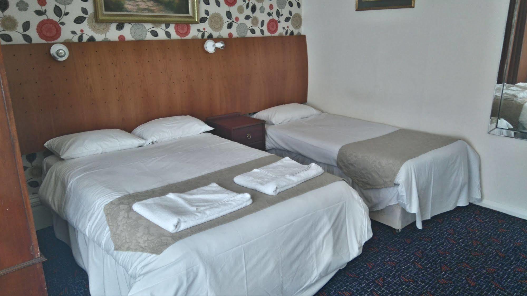 Hotel Savoy Court