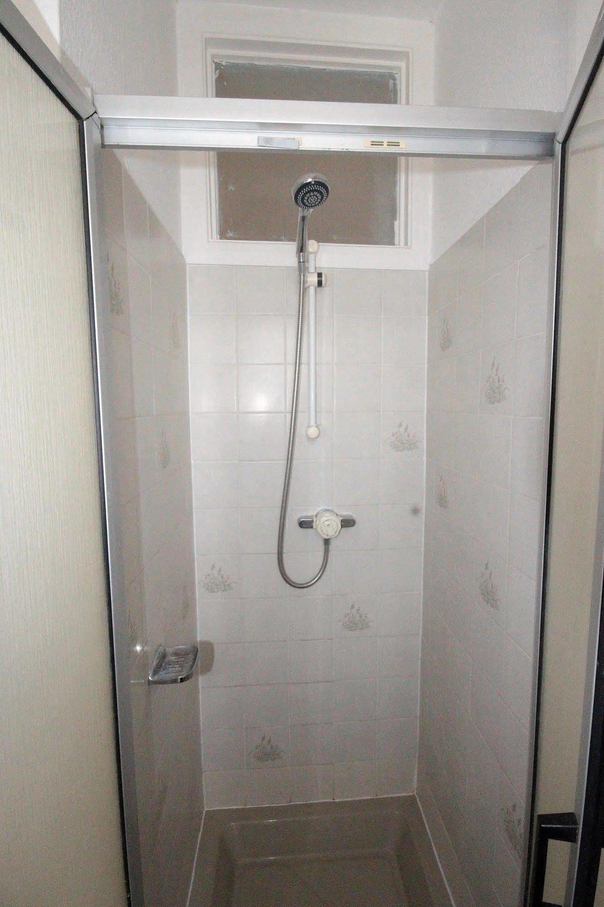 Oyo Marine Parade Hotel, Pier 2*
