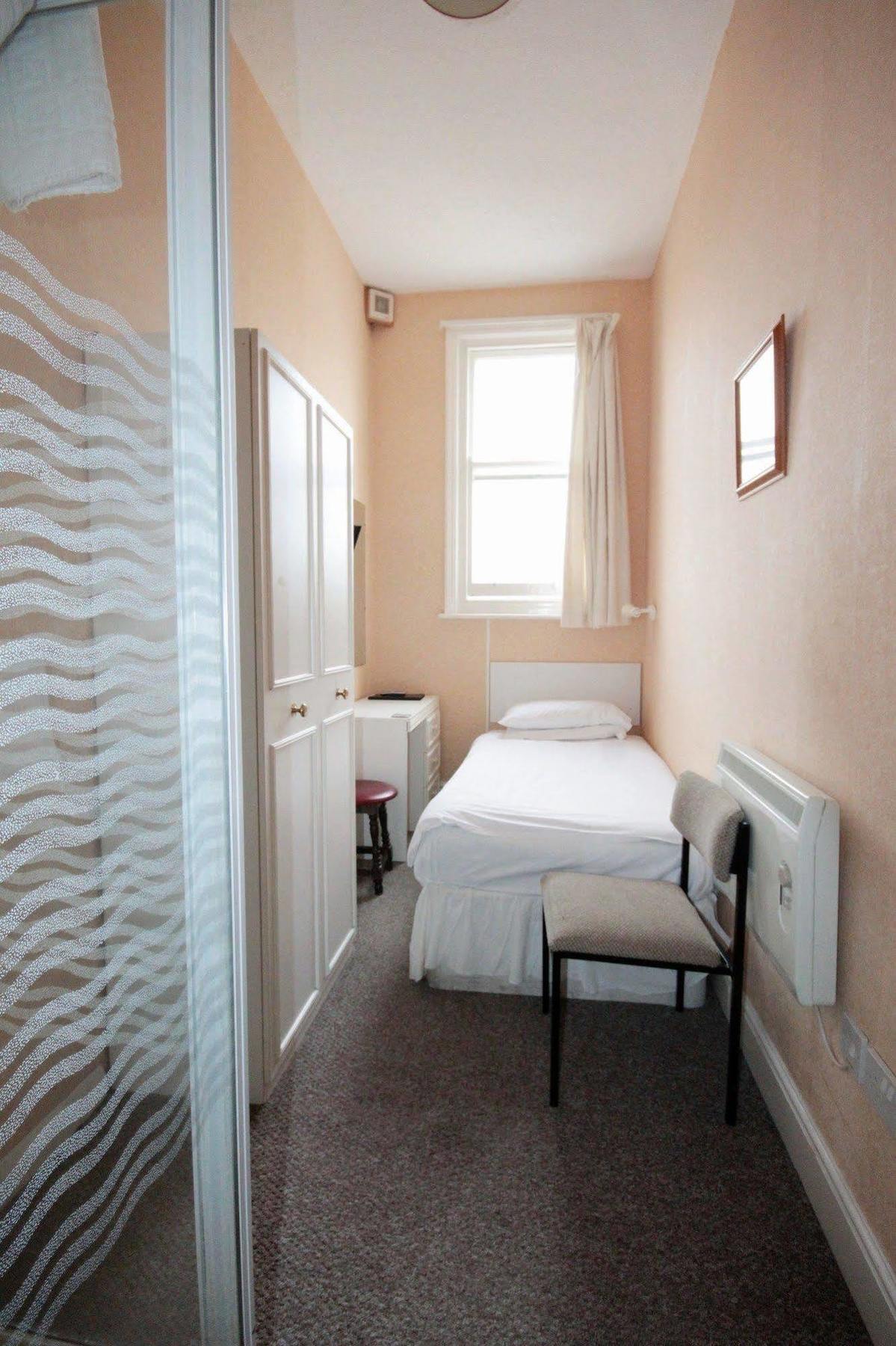 Hotel Oyo Marine Parade Hotel, Pier Eastbourne