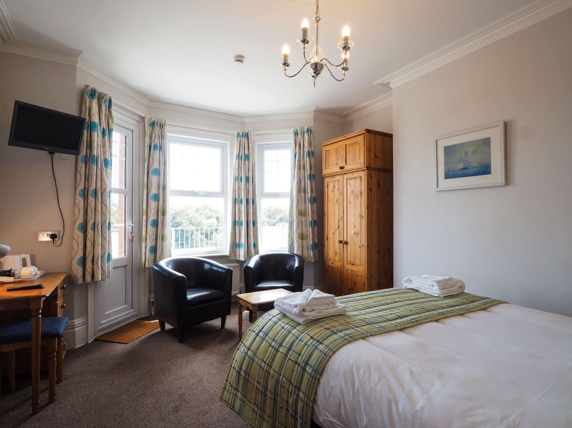 By The Sea Bed & Breakfast