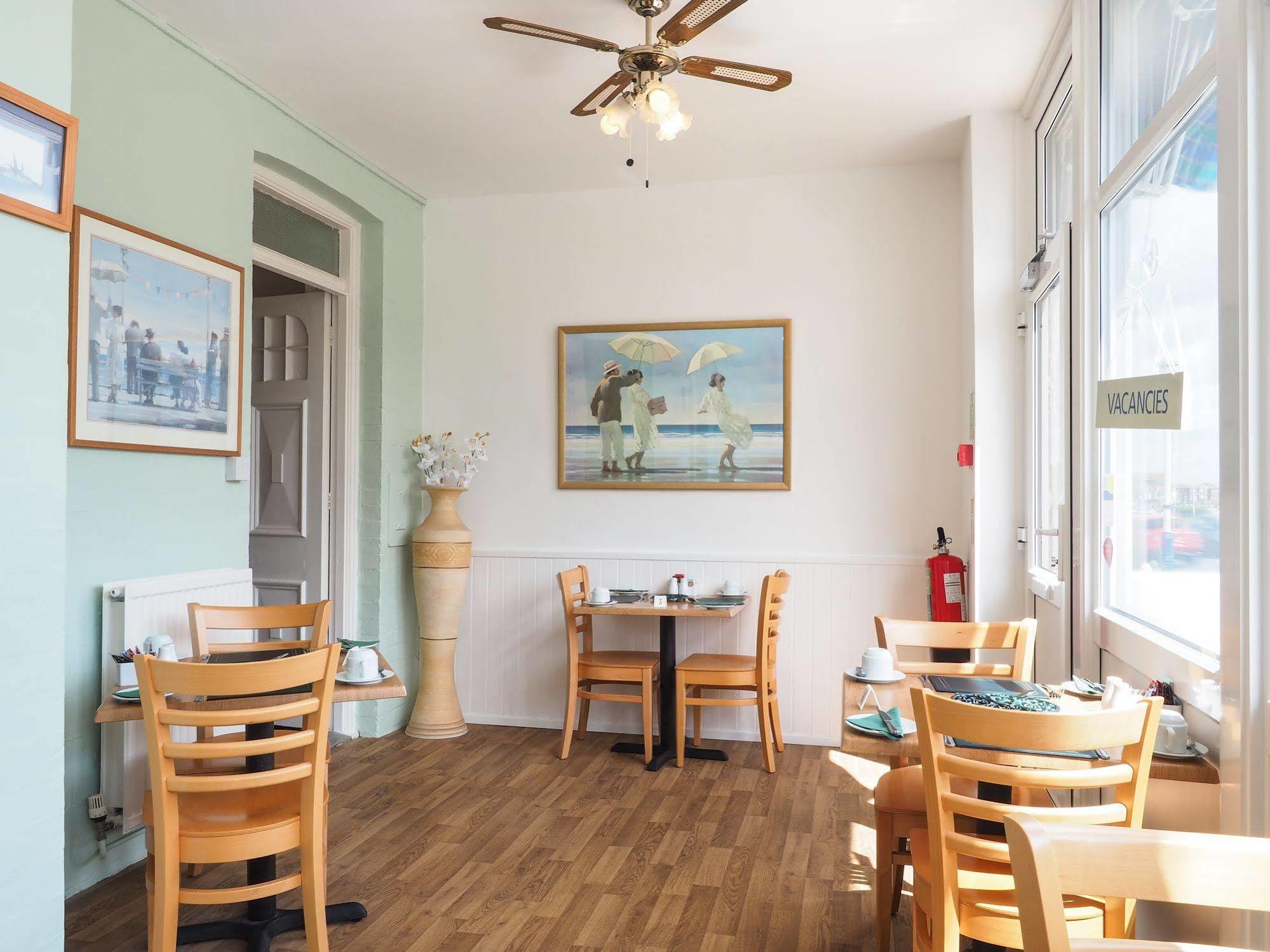Bed & Breakfast By The Sea Eastbourne