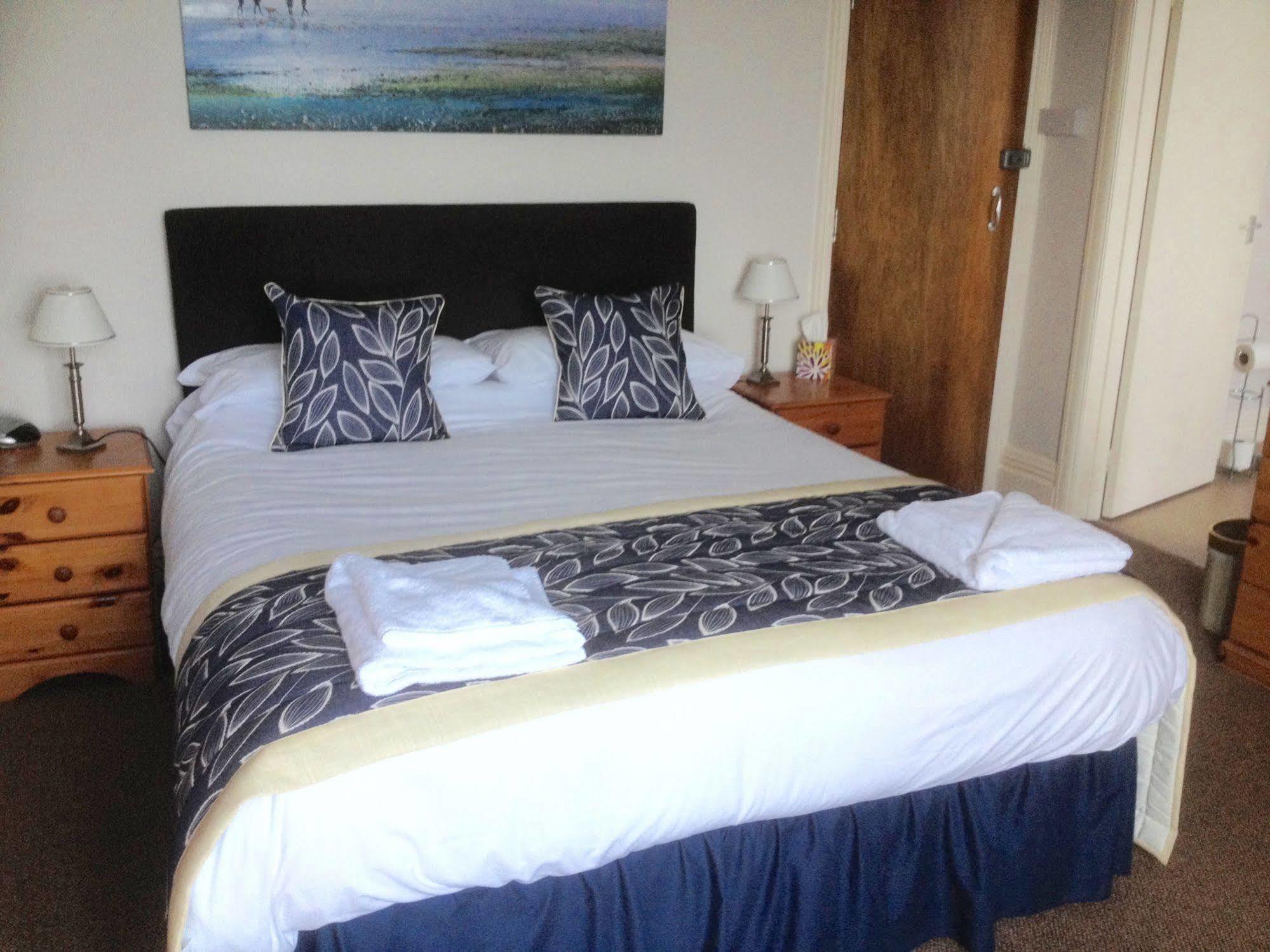 By The Sea Bed & Breakfast Eastbourne