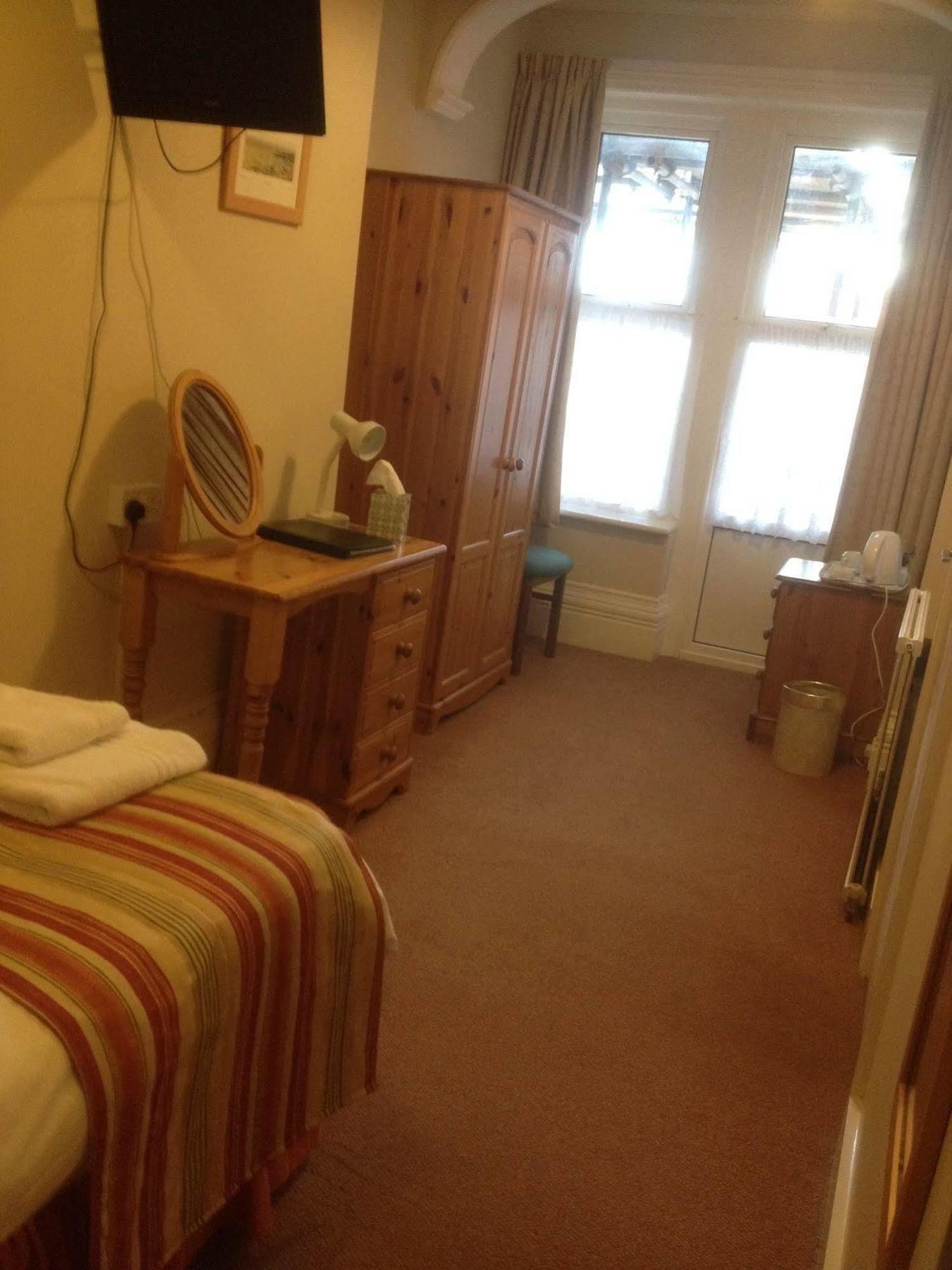 Bed & Breakfast By The Sea 3*