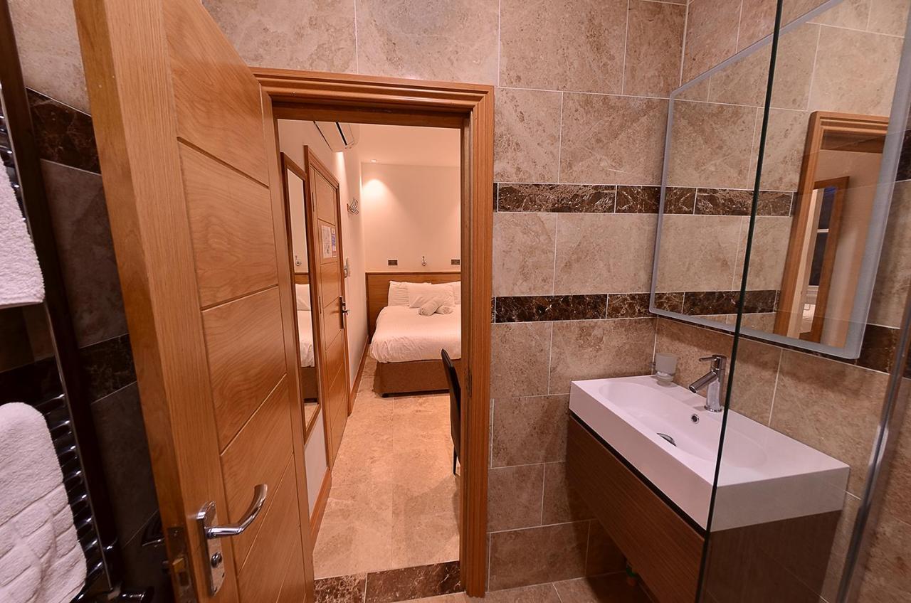 Congress Aparthotel 3*
