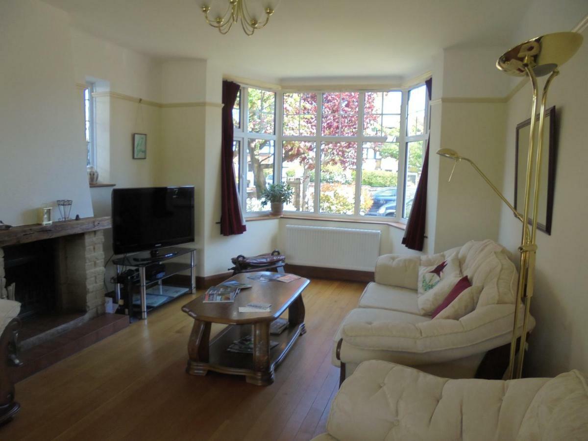 Kelvin Side * Eastbourne