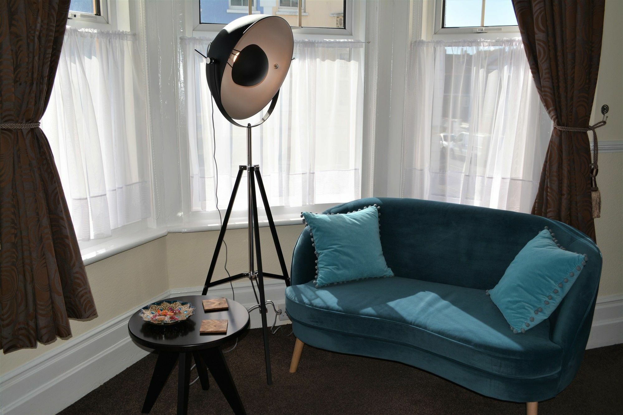 Loriston Apartment *